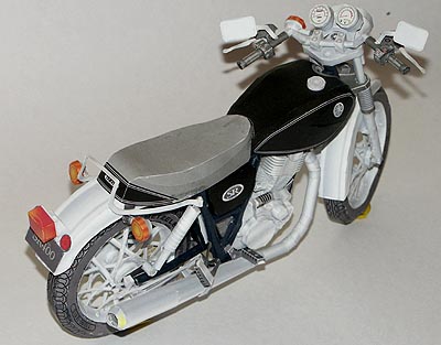 Yamaha SR-400, 1:9